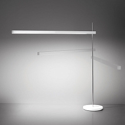 0687510A Artemide Talak настольная лампа с плоским корпусом и регулируемой высотой стойки