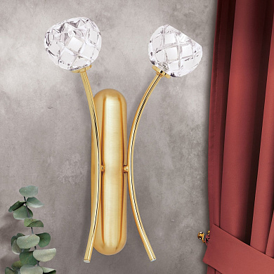 двухрожковое настенное бра с матовыми декоративными цветочными элементами