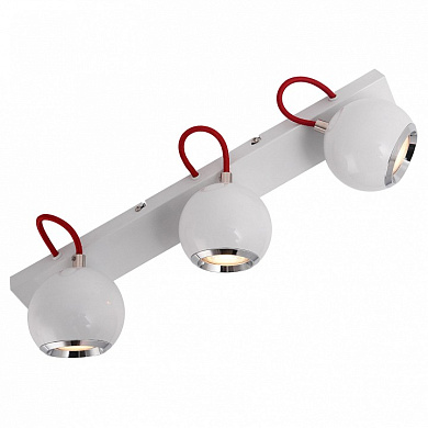 трехламповый потолочный светильник с шарообразными плафонами на линейной планке