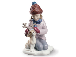 1009130 Lladro My Little Reindeer фарфоровая фигурка девочки с маленьким северным оленёнком