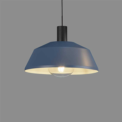 подвесной светильник с металлическим абажуром синего цвета