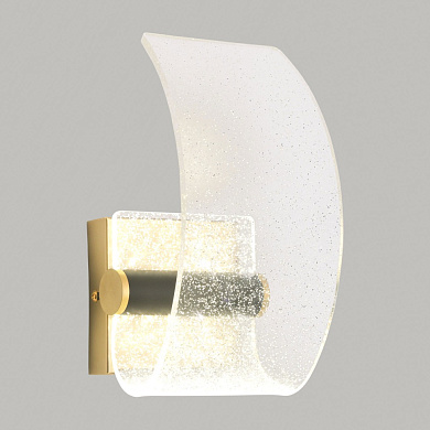 настенное бра с волнообразным стеклянным плафоном и золотым креплением
