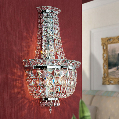 настенное хрустальное бра с многоярусными гранёными подвесками и хромовым основанием