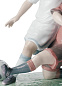 1008401 Lladro Fair Play фарфоровая статуэтка двух детей, играющих в мяч — фото 4