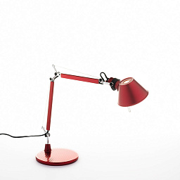 A011810 Artemide Tolomeo настольная лампа с поворотным плафоном красного цвета на подставке