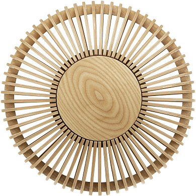 настенный светильник с решетчатой деревянной панелью светлого дуба