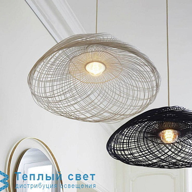 подвесной светильник из ротанга с полусферическим переплетённым плафоном