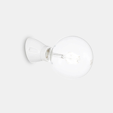 настенно-потолочный светильник с круглым стеклянным плафоном белого цвета