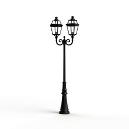 Place des Vosges 3 N° 7 Roger Pradier Place des Vosges 3 Двойной фонарный столб