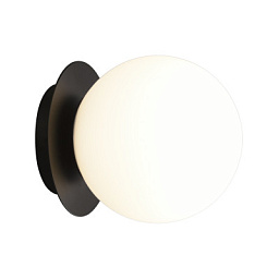 A3946080N ACB Iluminacion Parma настенное бра с шарообразным матовым плафоном и чёрной основой, степень защиты IP44