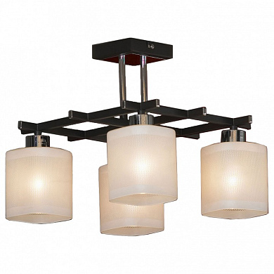 потолочный светильник с четырьмя матовыми плафонами на прямоугольной арматуре