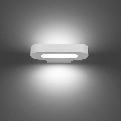настенный светильник компактной формы с отражённым LED-свечением