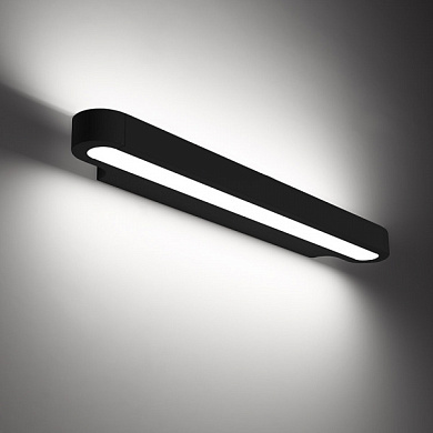 настенный LED-светильник с вытянутым корпусом и боковой подсветкой