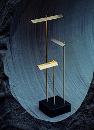Настольная лампа Knokke DCW éditions, беспроводная, латунь, основание чёрное KNOKKE T 2700K GOL