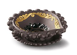 Круглая фарфоровая лампадка-дия для подношений Lotus Round Diya Lladro, золотой люстр 01009255