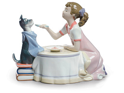 1009197 Lladro Tea Time фарфоровая статуэтка девочки с чайным сервизом