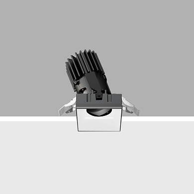 Встраиваемый в потолок светильник Laser-Blade-L Adjustable iGuzzini