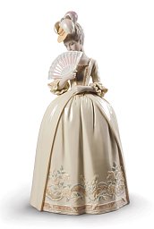 Фарфоровая статуэтка дамы XVIII века с веером Porcelain Kisses Lladro, бежевая 01009200