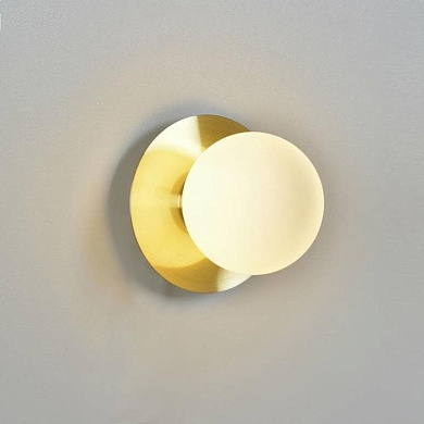 настенный светильник с круглым плафоном