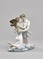 1008473 Lladro The Thrill Of Love фарфоровая статуэтка целующейся пары — фото 2