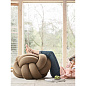 2682-0500 Knot Design House Stockholm Большая декоративная подушка-узел верблюжьего оттенка — фото 2