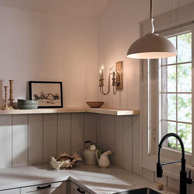 подвесной светильник с креплением из дерева