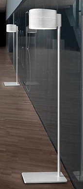 торшер с высоким прямым основанием и цилиндрическим абажуром