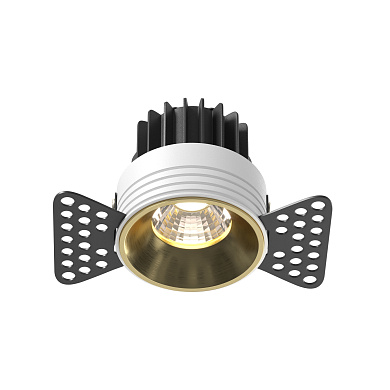 встраиваемый потолочный светильник латунного оттенка с декоративным кольцом