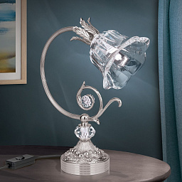 LA 4-1099/1 altsilber/479 Schliff Orion La Boheme настольная лампа с фигурным металлическим корпусом и рельефным стеклянным абажуром