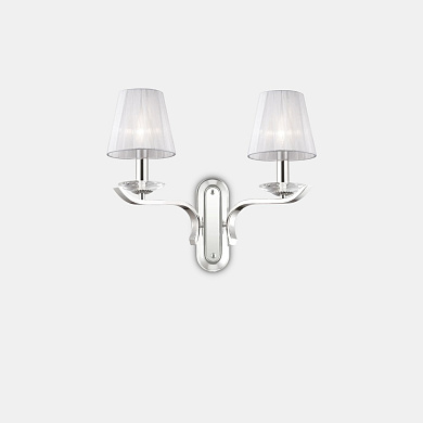 настенное бра с двумя рожками и текстильными абажурами белого цвета
