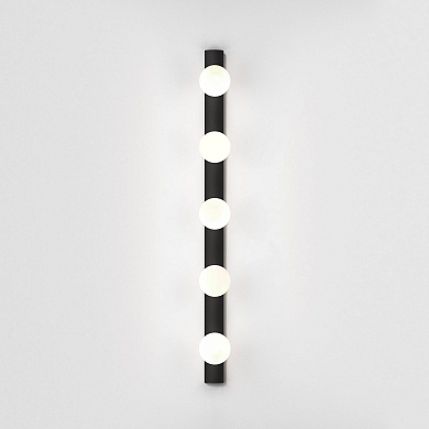 настенный светильник с пятью шарами-плафонами матовый чёрный