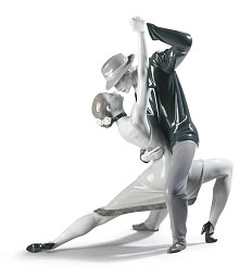 Фарфоровая статуэтка пары, танцующей танго Passionate Tango Lladro, лимитированная серия 01009140