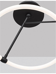 потолочный светильник с наклонным держателем и круглым световым кольцом