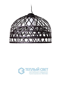 подвесной светильник с плетёным металлическим куполом в виде решётки